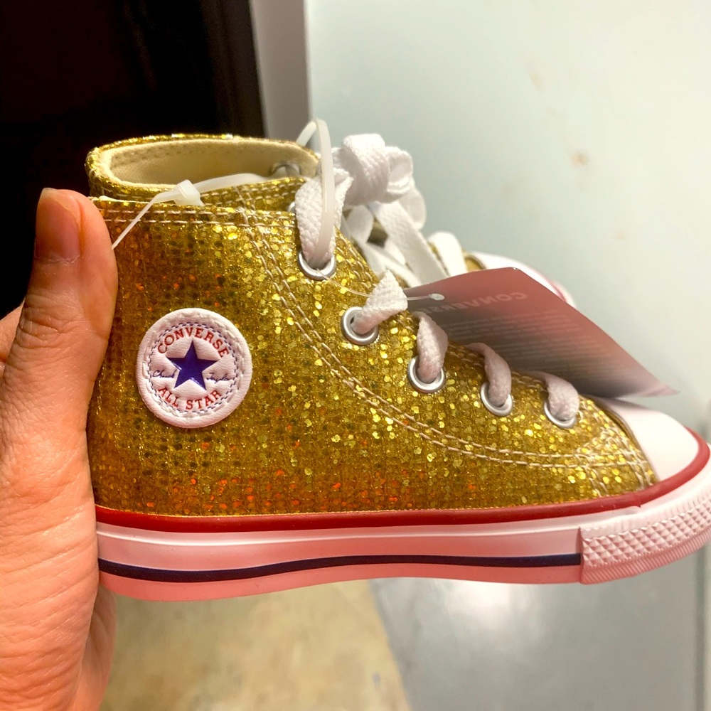 Kids converse